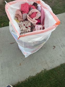 Bolsa de ropa de niña bebé 3/6/9 meses $5 toda