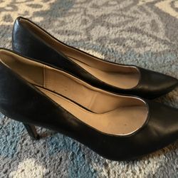 Women’s office Heels - Black - size 7