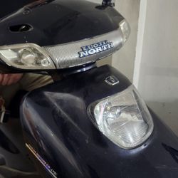 LJ50QT-2  Louija North Scooter (READ DESCRIPTION)