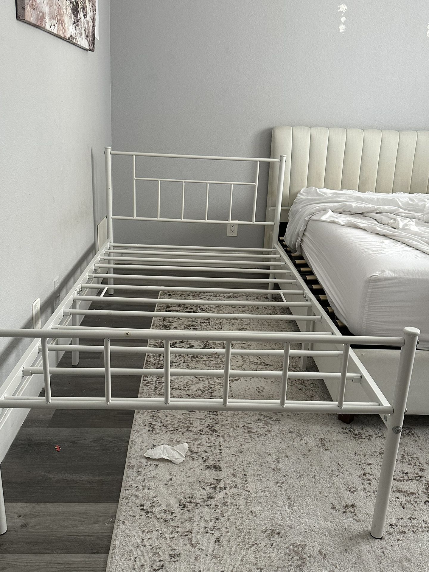 Metal Twin Frame Bed