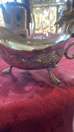 Vintage Corbell and company silver plated gravy sauce boat with griffin head handle