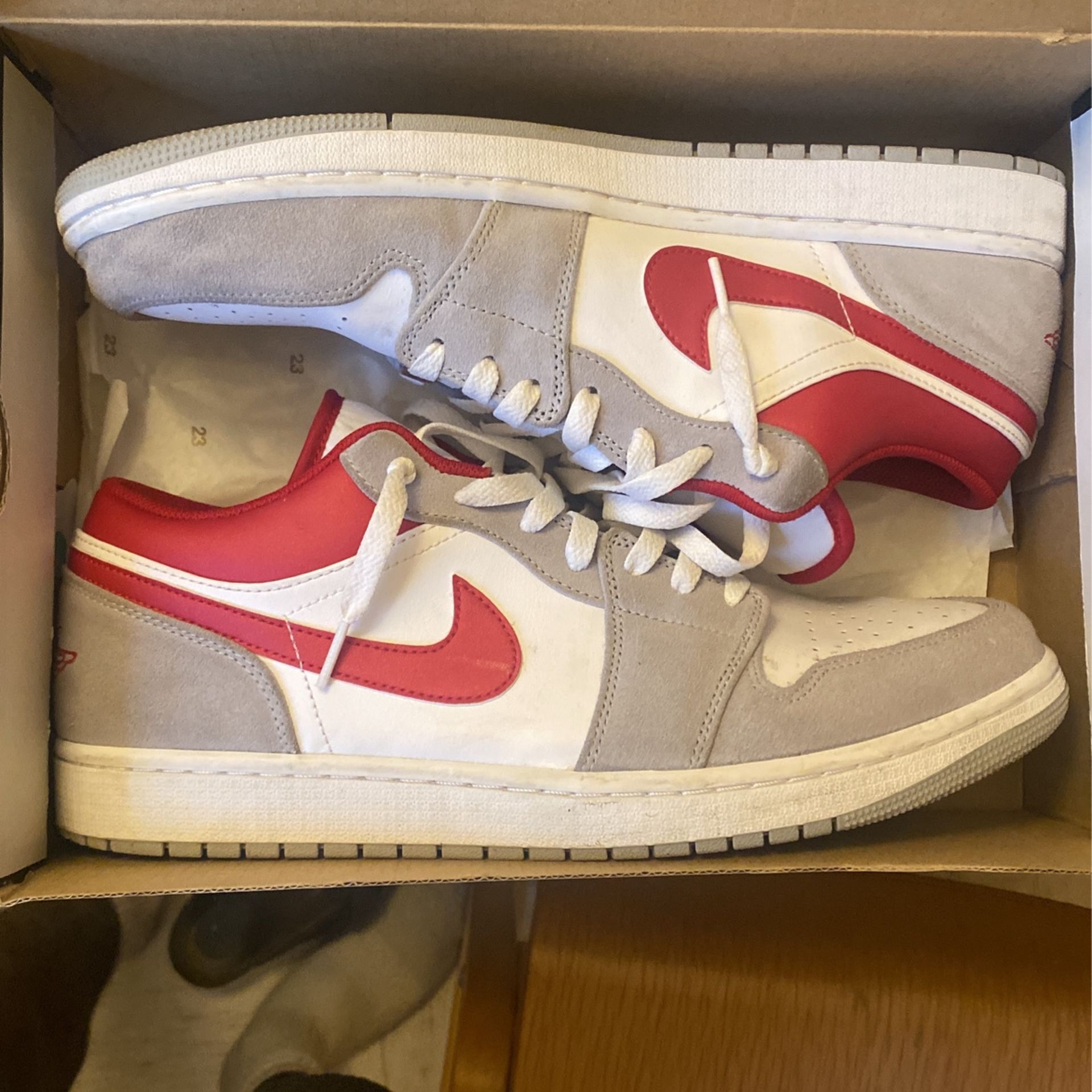 Jordan retro low 1s