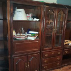 Lazy-Boy Hutch With 2 Side Cabs