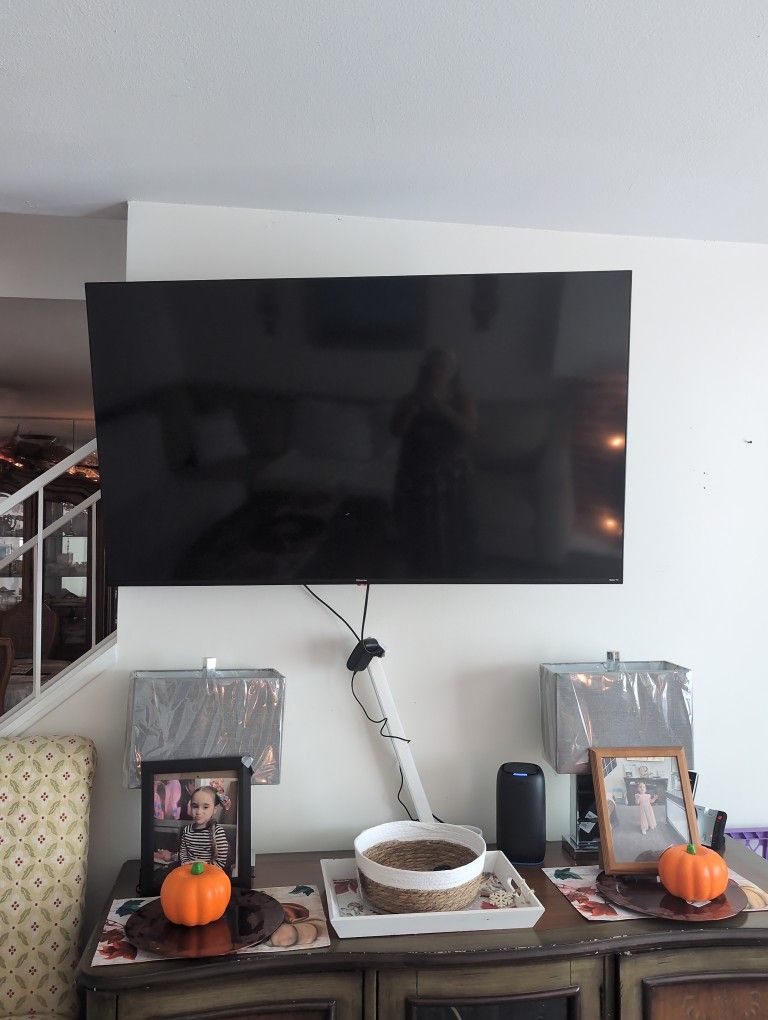 50-In Smart TV With Remote Control