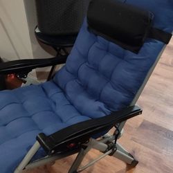 LIKE NEW: Heavy-Duty 500 lb. Capacity Camping Chair