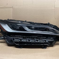 2021 2022 2023 2024 TOYOTA VENZA XLE RIGHT SIDE PROJECTOR LED HEADLIGHT OEM