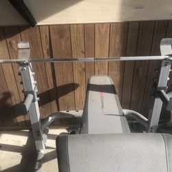 Benchpress with the bar 