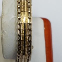 14K Yellow Gold Italy Chevron Links Borders Bracelet 7 25"in Length 2.5mm In Size