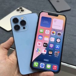 iPhone 13 Pro 256GB Unlocked (AT&T Cricket T-Mobile Metro Verizon & International Use)