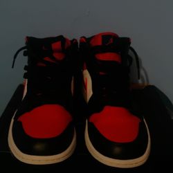 Jordan 1 Mid Bred Toe Sizes 8.5