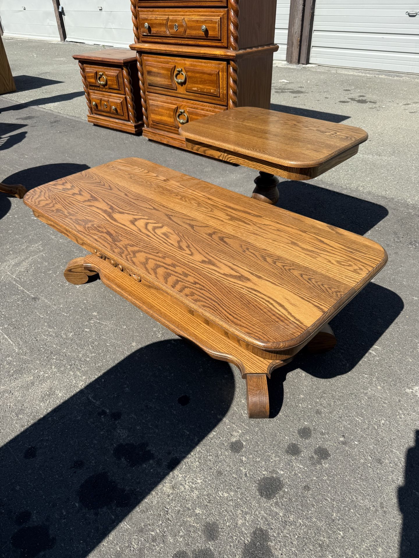 Solid Oak Coffee Table – Traditional Vintage Style – 27” Wide