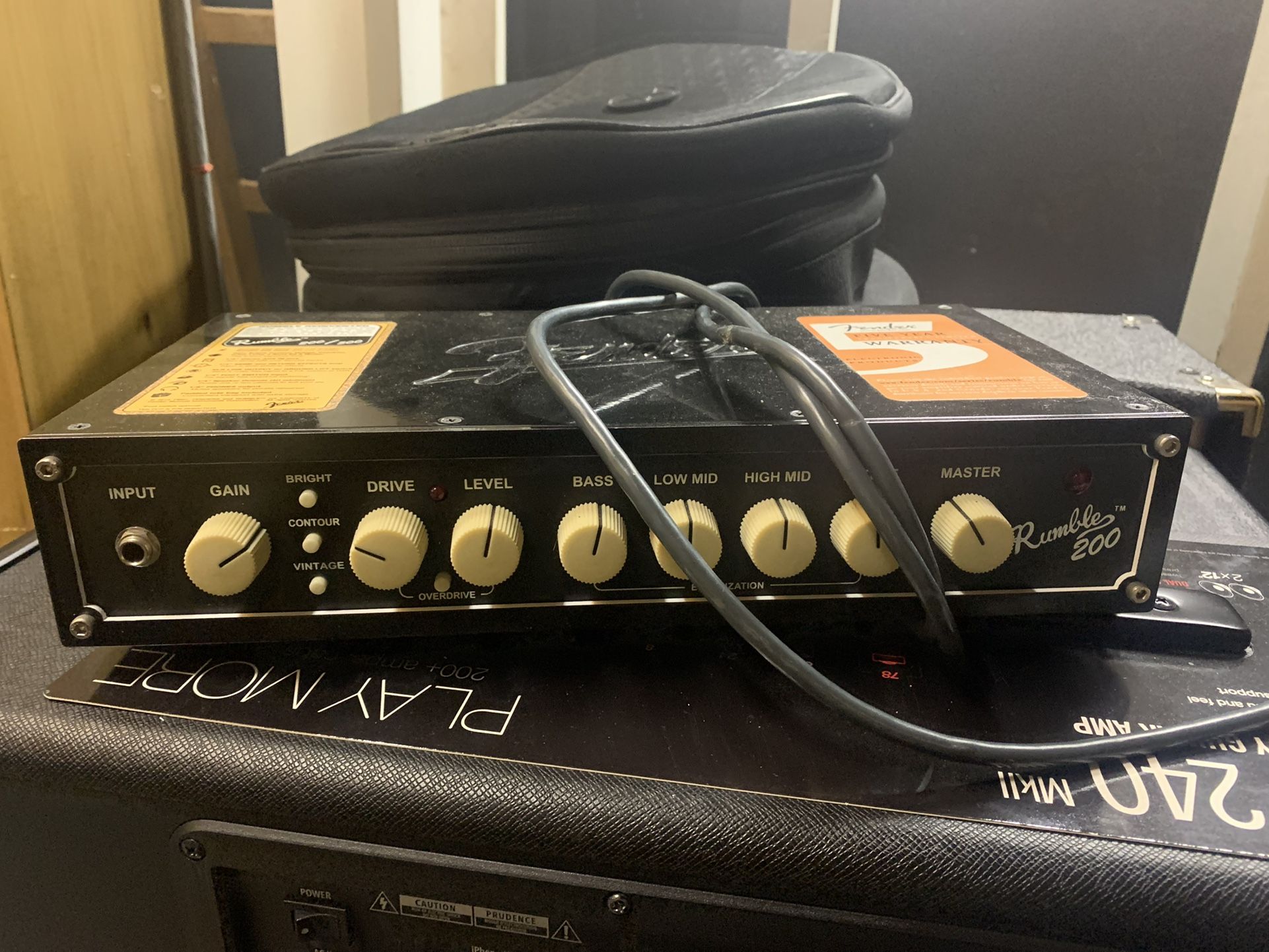 Fender rumble 200 watts bass amp head 