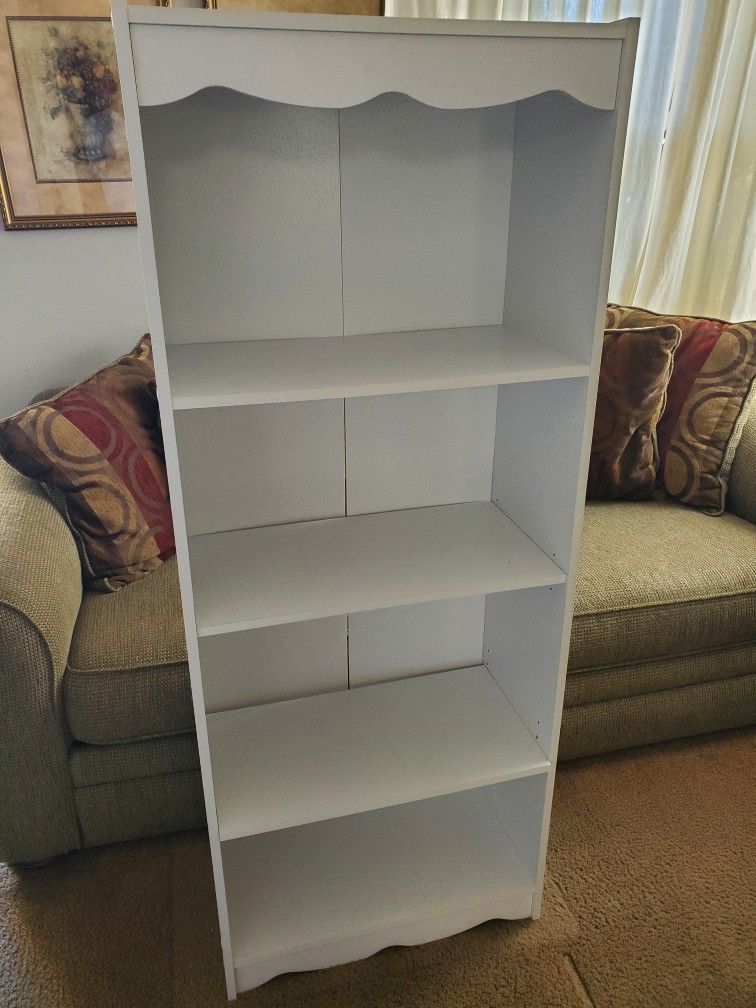 White Bookcase / Bookshelf - 3-Shelves

