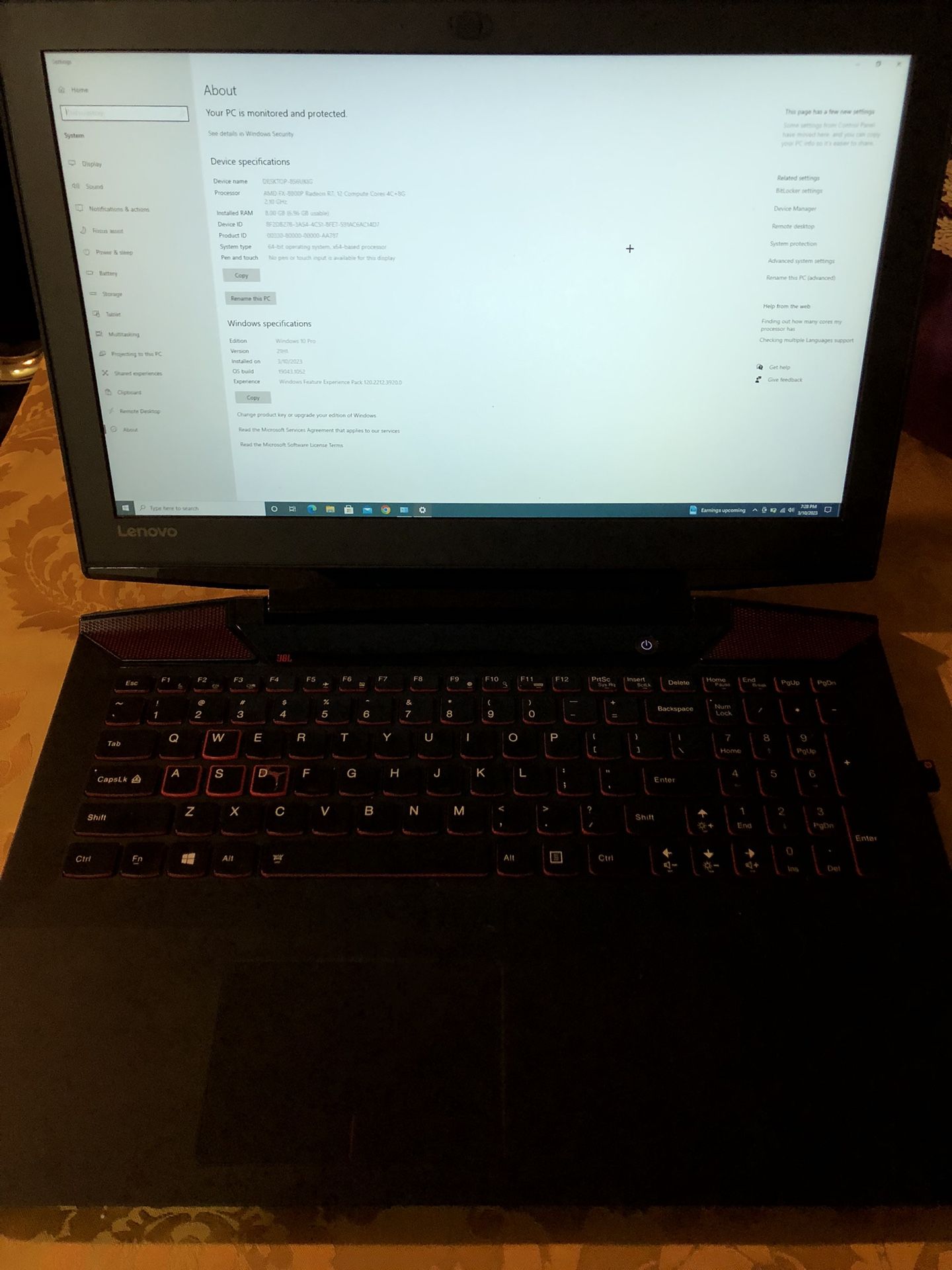 Lenovo Y700 Gaming Laptop