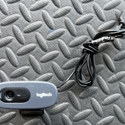 Logitech C270 720p HD Webcam w/ Noise-Reducing Mic – Used (OBO)