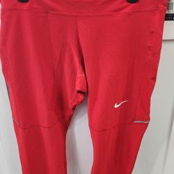 NWT Nike DriFit Running/Walking Pants Calf Length XXL/2XL women's with zip pocket

Pick up 77095 near Telge/West