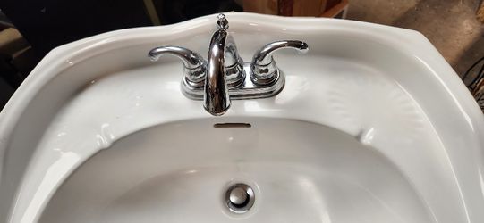 1- Pedestal Sinks With Faucets