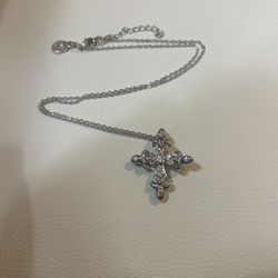 Necklace With Cross Pendant 