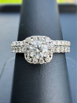 14k white gold 1.5CTW Natural Diamond halo Engagement ring sz9.75