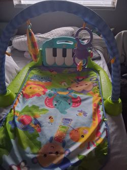 Fisher-Price Kick and Play Piano Gym