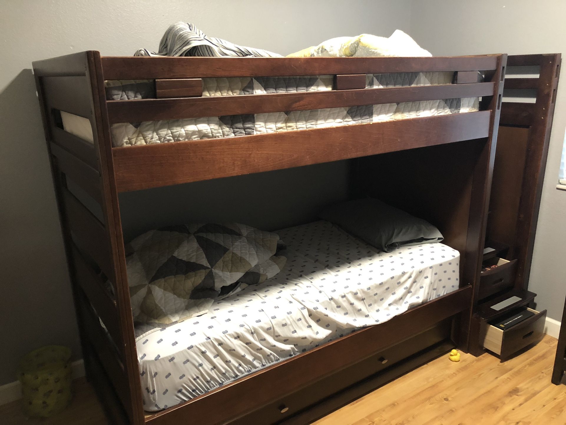 Bunk Bed With Trundle