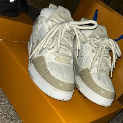 Louis Vuitton Size 9