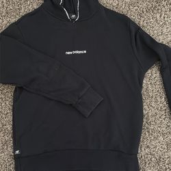 M- man’s black new balance sweater