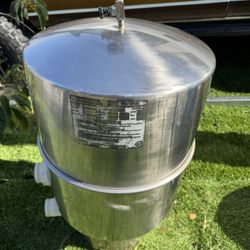 AMERICAN TITAN VERTICAL GRID D.E. Professional Stainless Steel Pool & Spa Filter Elevate your pool maintenance to a professional standard with the Ame