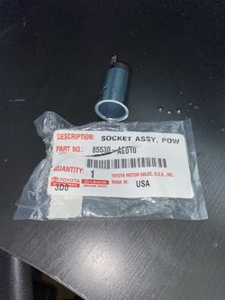 Toyota Genuine Part 12V outlet Socket Assembly