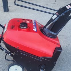  Honda HS520 4 Stroke 20 Inch Power House  Snow Blower 