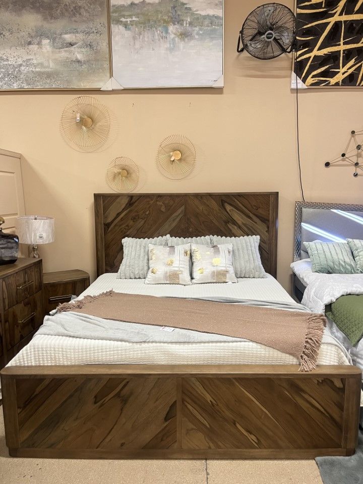 Summer Sale!! New 4 pc King Bedroom Set!!! NEW ARRIVAL!!!
