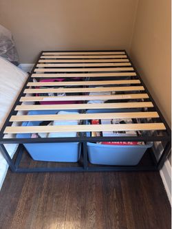 Metal bed frame