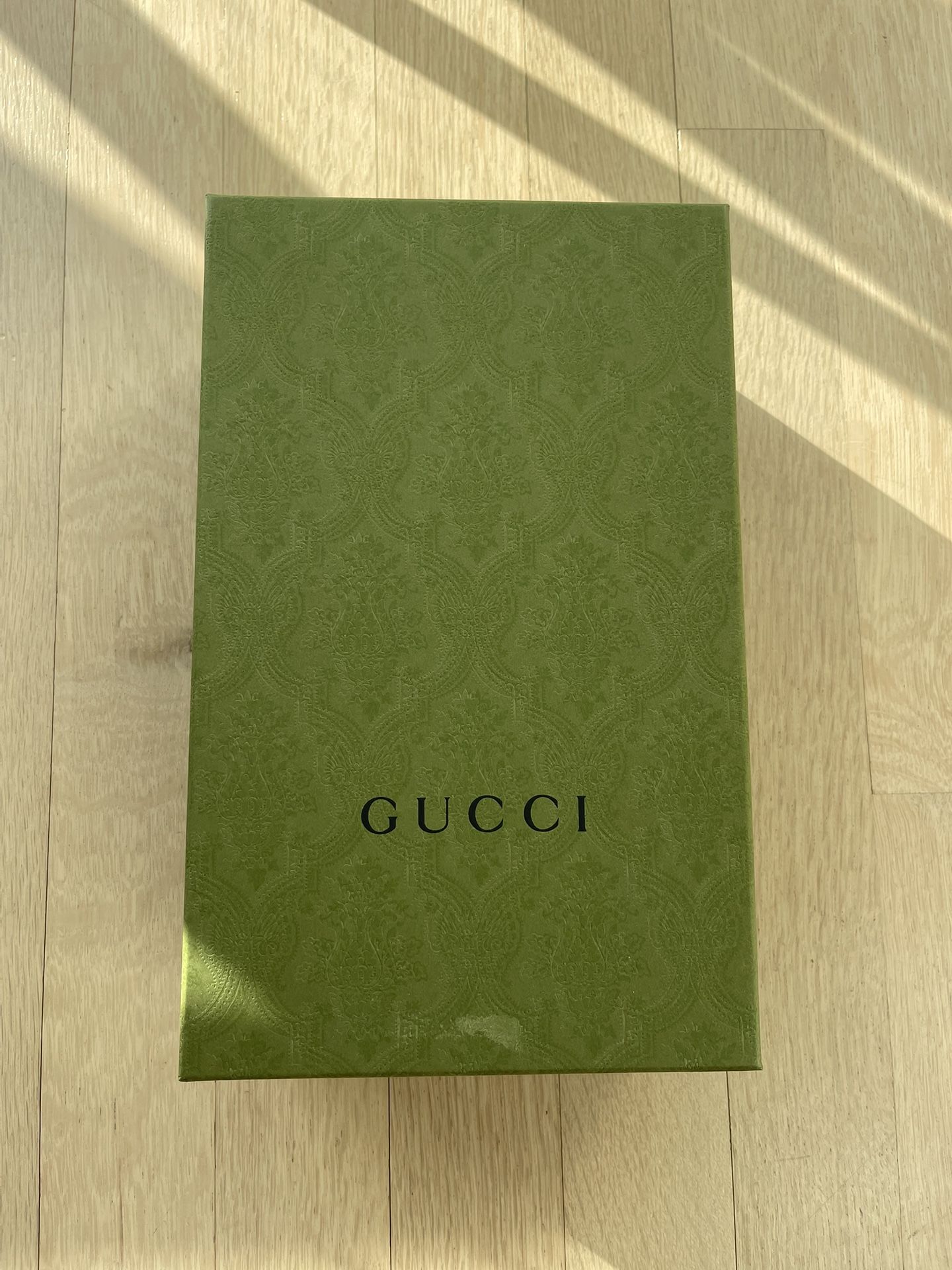 Gucci Empty Green Shoe Box With Tissue Paper