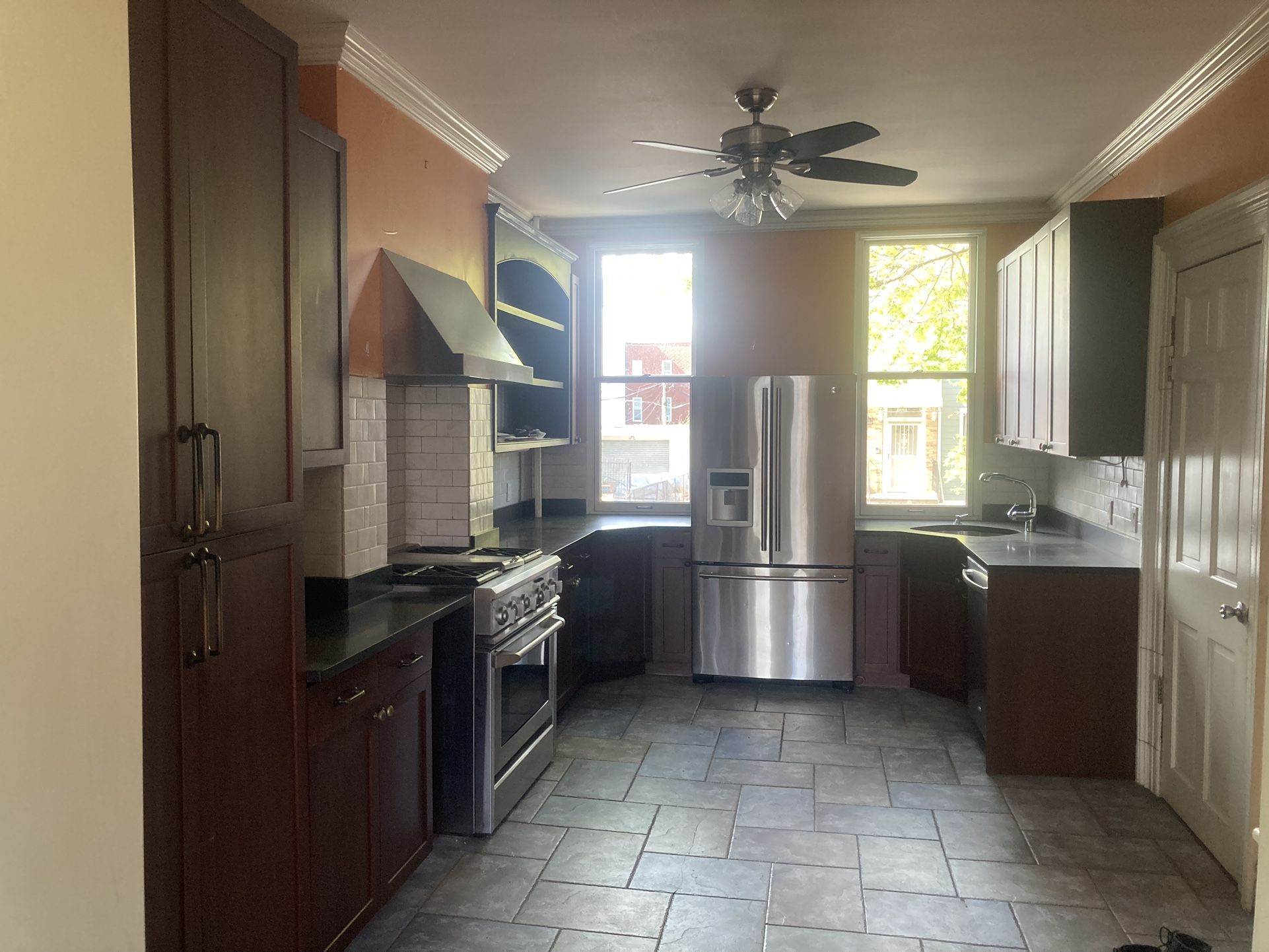 Fully Functional Kitchen Available for Pickup - $3000 (Moving Out)