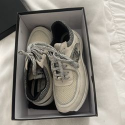 Size 9 men Chanel sneakers. Worn a couple times only.Paid 1200$for these  brand new. for Sale in Miami, FL - OfferUp