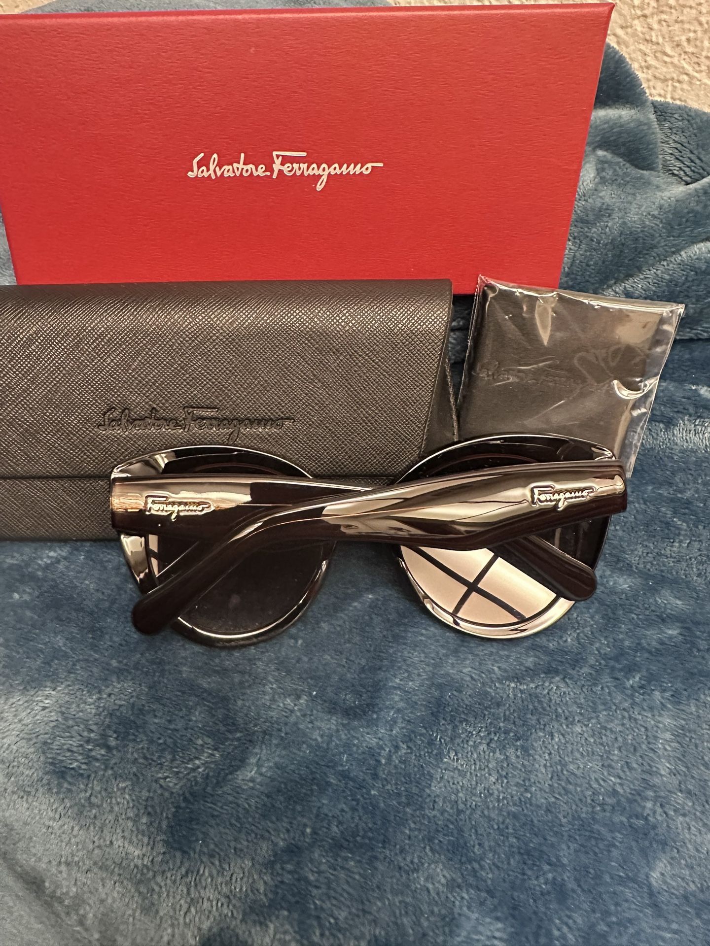 New Salvatore Ferragamo Women\'s Sunglasses with Case Salvatore Ferragamo SF818S 605 Burgundy Gradient Women main image 4