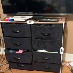 Dresser With 8 Cubes 