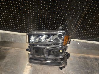 Chevrolet Silverado Headlight