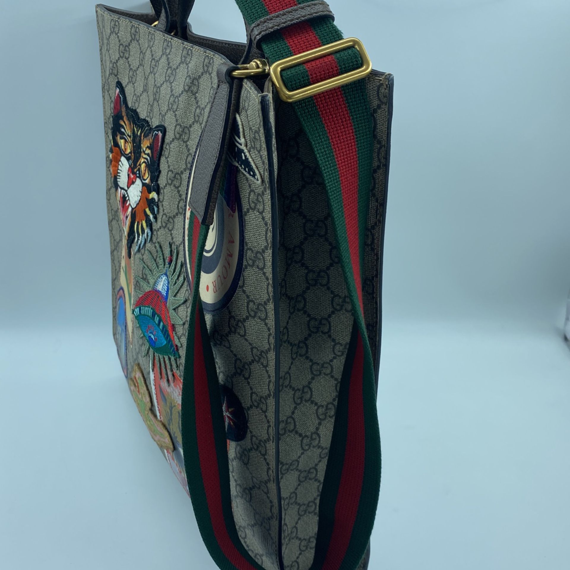 Gucci Padlock Medium GG Shoulder Bag Authentic for Sale in Orlando, FL -  OfferUp