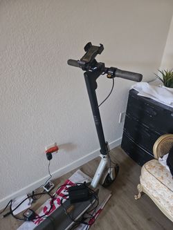 Folding electric scooter ninebot