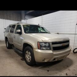 2010 CHEVY SUBURBAN 
