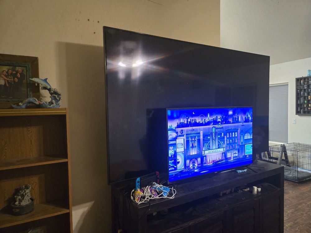 FREE Large Tv Line Thru Screen