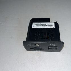 2011-2015 Ford Explorer USB Plug Port Outlet C1BT-14F014-AD
