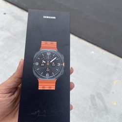 Samsung galaxy ultra Watch 