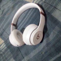 Beats By Dre Solo 4 With On The Ear Bluetooth Dial Capability