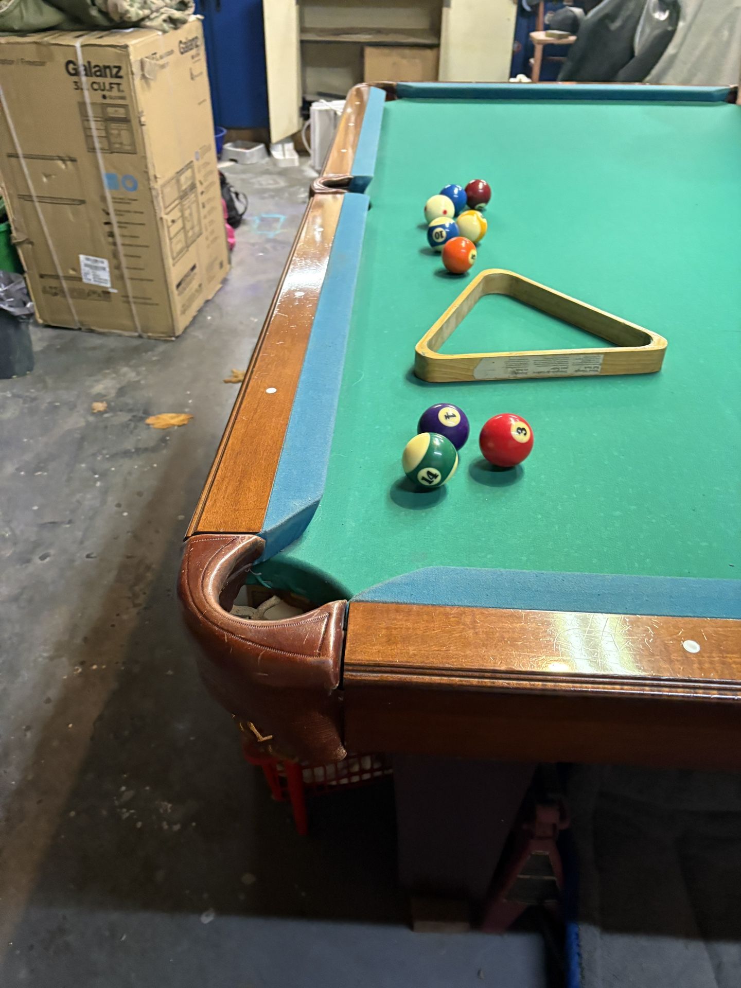 Pool Tabl