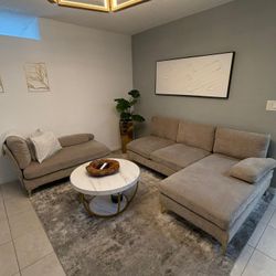 Spectacular Full Set Living Room ( Sofa Sectional , Rug  ,coffee Table )
