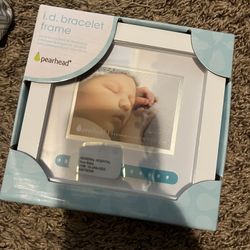 Baby Picture/ID Bracelet Frame