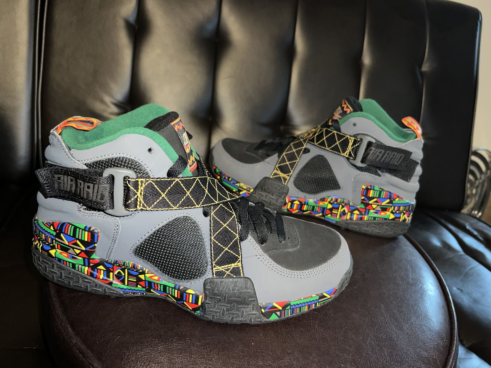 Nike Air Raid 'Peace' Shoes - Size 9