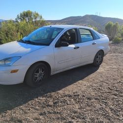 2001 Ford Focus Running